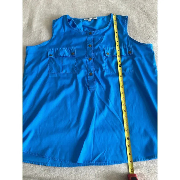 Jennifer and Grace Women's Sleeveless Button Blouse pockets  blue size 1X - Picture 9 of 12
